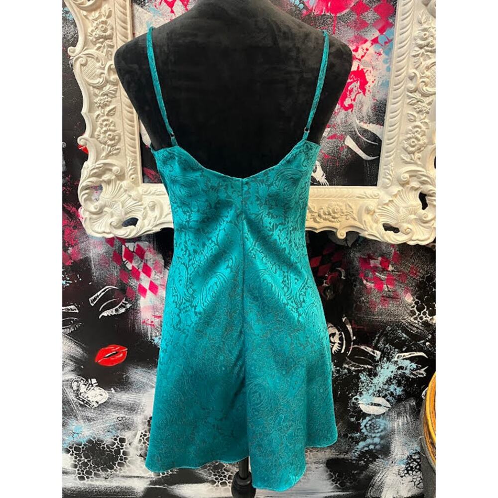 VINTAGE VICTORIA'S SECRET GREEN BUTTON SLIP DRESS - Picture 2 of 4